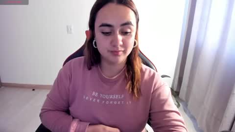 Dulce Maria online show from 04/16/26, 09:26