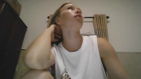 Snapshot of marymarymo chatting on 06/22/26, 11:07 YaMary online show from 06/22/26, 11:07