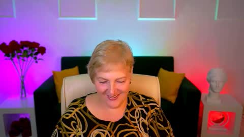 Snapshot of marymogan chatting on 10/01/25, 12:55 marymogan online show from 10/01/25, 12:55