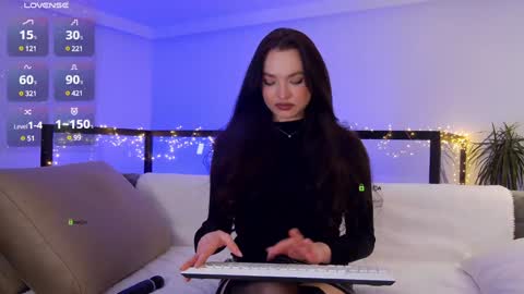 Snapshot of marypsiss chatting on 12/21/24, 09:04 Marina online show from 12/21/24, 09:04