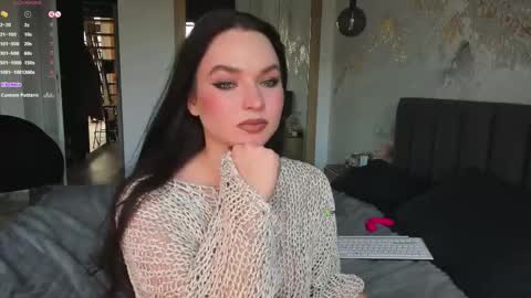 Snapshot of marypsiss chatting on 02/27/25, 03:15 Marina online show from 02/27/25, 03:15