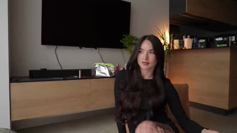 Snapshot of marypsiss chatting on 09/26/25, 09:46 Marina online show from 09/26/25, 09:46