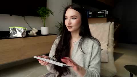 Snapshot of marypsiss chatting on 10/03/25, 09:06 Marina online show from 10/03/25, 09:06