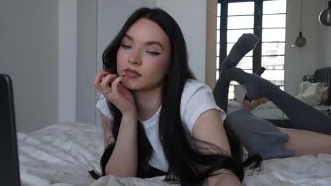 Marina online show from 04/10/26, 11:04