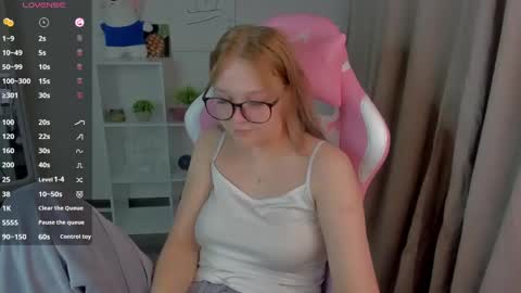 Snapshot of maryshiotta chatting on 02/18/25, 10:36 Mary online show from 02/18/25, 10:36