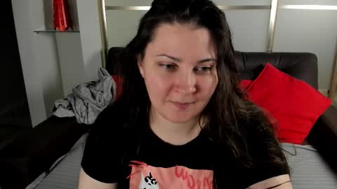 Snapshot of maryswon chatting on 10/10/25, 05:01 Mary online show from 10/10/25, 05:01