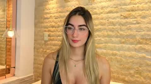 Snapshot of maryy_campbell chatting on 05/21/26, 11:28 maryy campbell online show from 05/21/26, 11:28