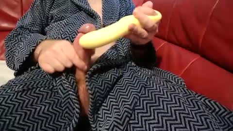 Snapshot of mas_333 chatting on 12/10/24, 01:33 mas 333 online show from 12/10/24, 01:33