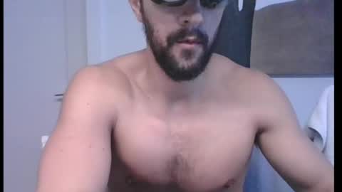 Snapshot of mascuhunk chatting on 02/15/25, 01:49 mascuhunk online show from 02/15/25, 01:49