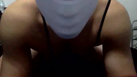 Snapshot of mash1892 chatting on 10/21/25, 01:28 mash1892 online show from 10/21/25, 01:28