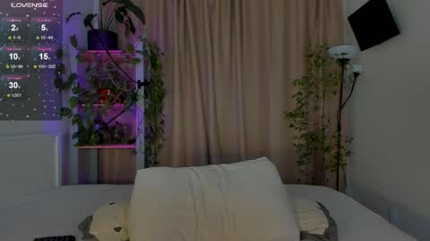Snapshot of masholly chatting on 05/25/26, 08:59 masholly online show from 05/25/26, 08:59