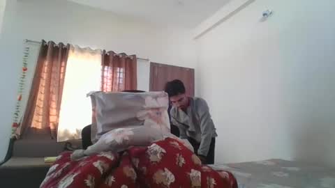 maskboyz2003 online show from 12/31/24, 03:23