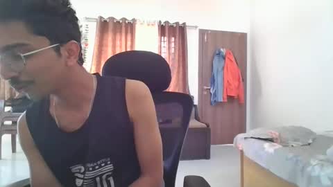 maskboyz2003 online show from 01/16/25, 04:28