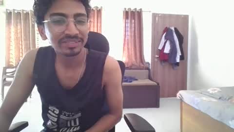 maskboyz2003 online show from 02/15/25, 04:47