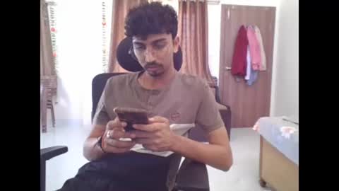 maskboyz2003 online show from 02/17/25, 07:58