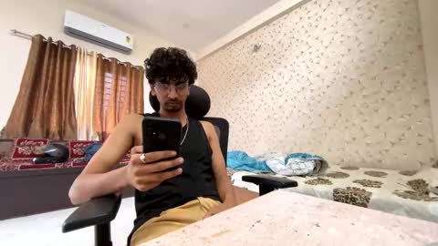 maskboyz2003 online show from 10/26/25, 03:34