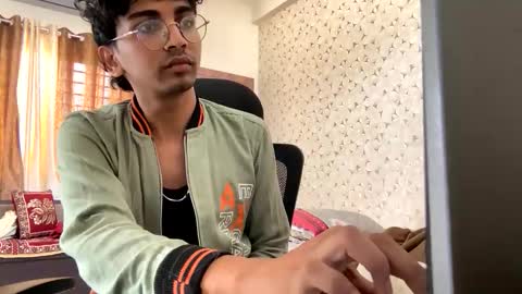 maskboyz2003 online show from 11/25/25, 04:01