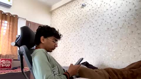 maskboyz2003 online show from 12/04/25, 03:49