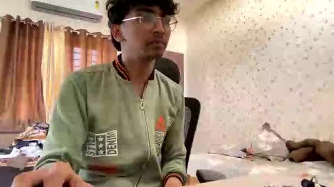 maskboyz2003 online show from 12/15/25, 05:44