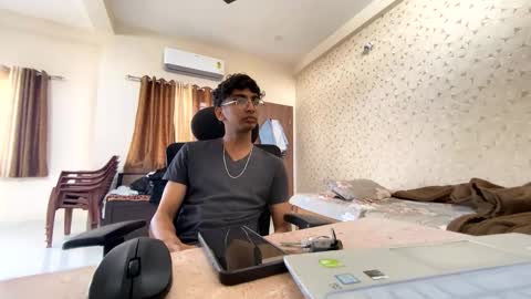 maskboyz2003 online show from 12/22/25, 05:59