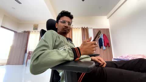 Mask Boy online show from 12/19/24, 08:23