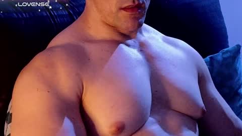 masked_bodybuilder online show from 12/15/24, 02:52