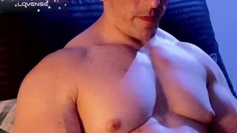 masked_bodybuilder online show from 12/18/24, 12:43