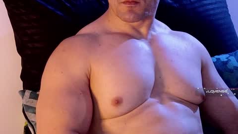 masked_bodybuilder online show from 01/04/25, 02:46