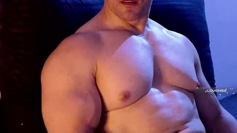 masked_bodybuilder online show from 01/31/25, 01:01