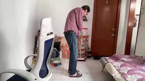 Masked Latin Noir online show from 03/26/26, 08:36