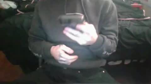 Snapshot of maskeddude69 chatting on 12/15/25, 06:01 maskeddude69 online show from 12/15/25, 06:01