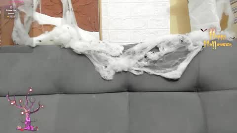 Scarlet  online show from 10/30/25, 07:47