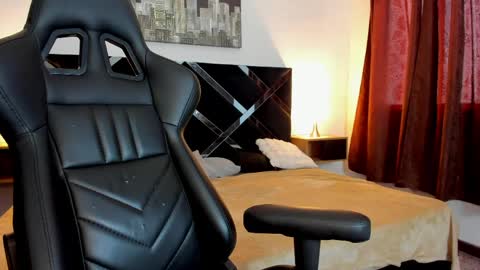 Scarlet  online show from 04/06/26, 07:15