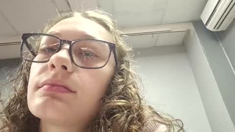 Snapshot of maskedgoddess69420 chatting on 11/25/25, 10:59 maskedgoddess69420 online show from 11/25/25, 10:59