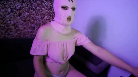 maskedseductress724 online show from 06/21/26, 08:00