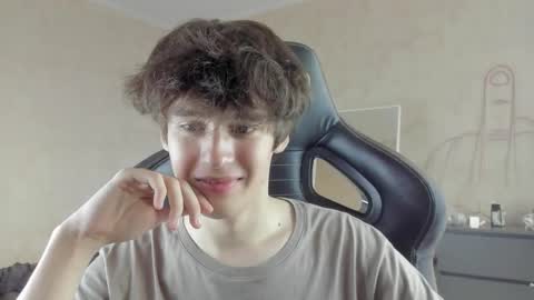 Snapshot of mason_jr chatting on 09/13/25, 06:35 mason_jr online show from 09/13/25, 06:35