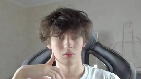 Snapshot of mason_jr chatting on 10/12/25, 05:45 mason_jr online show from 10/12/25, 05:45