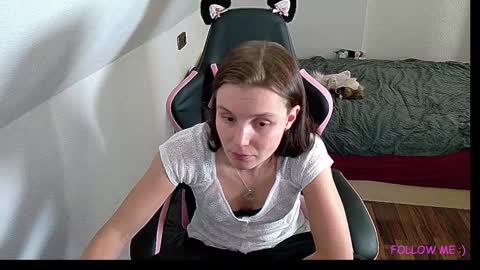 Queeny Kathy  Online at 2030 MEZ Sunday  Wednesday online show from 12/08/24, 07:43