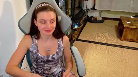 Queeny Kathy  Online at 2030 MEZ Sunday  Wednesday online show from 03/13/26, 08:04