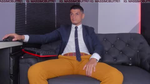 I am Massimo online show from 11/25/25, 02:28