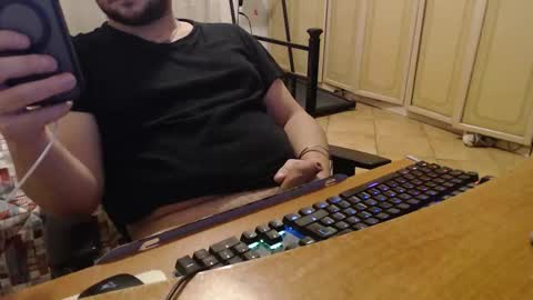 Snapshot of massu1994 chatting on 11/17/25, 12:33 Massu94 online show from 11/17/25, 12:33