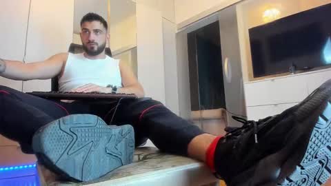 Snapshot of master9four chatting on 10/16/25, 07:37 Matthew online show from 10/16/25, 07:37