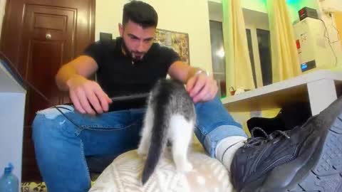 Snapshot of master9four chatting on 11/21/25, 11:58 Matthew online show from 11/21/25, 11:58