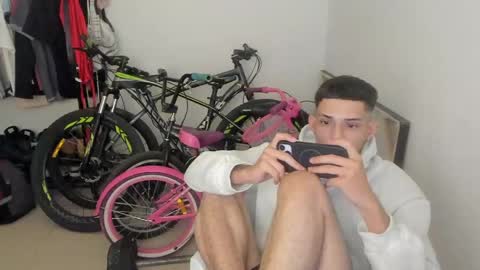 master_boy28 online show from 04/18/26, 07:58