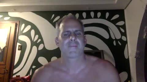 Snapshot of master_cuck2000 chatting on 12/18/24, 04:09 master_cuck2000 online show from 12/18/24, 04:09