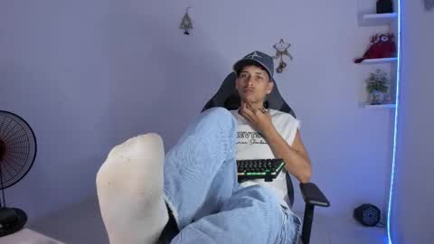 Snapshot of masteralda09 chatting on 03/11/26, 04:35 Alpha junior online show from 03/11/26, 04:35