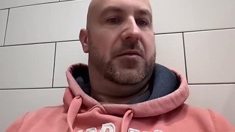 Snapshot of masterclass69er chatting on 11/22/25, 02:38 Bob online show from 11/22/25, 02:38