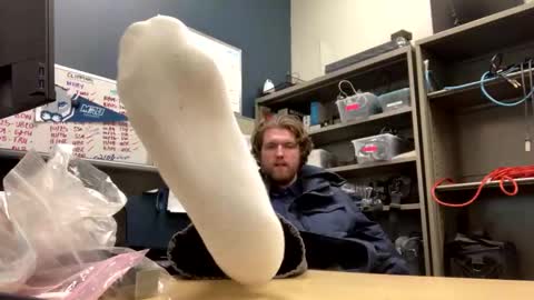 Snapshot of masterevan15 chatting on 01/18/26, 03:54 CanuckSoles online show from 01/18/26, 03:54