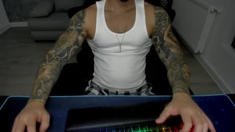 Snapshot of masterkingmuscle chatting on 01/08/25, 09:23 masterkingmuscle online show from 01/08/25, 09:23