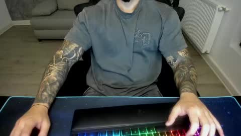 Snapshot of masterkingmuscle chatting on 01/28/25, 10:34 masterkingmuscle online show from 01/28/25, 10:34